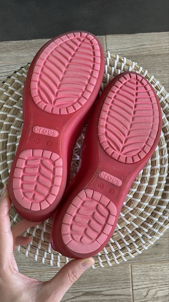 Crocs sandały na koturnie Adrina III Mini Wedge Candy Pink W9 39/40