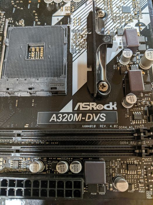 ASRock A320M-DVS R4.0 (AM4 Ryzen)