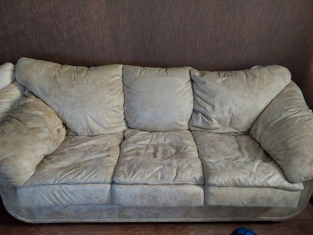 Срочно продам диван-кровать и кресло