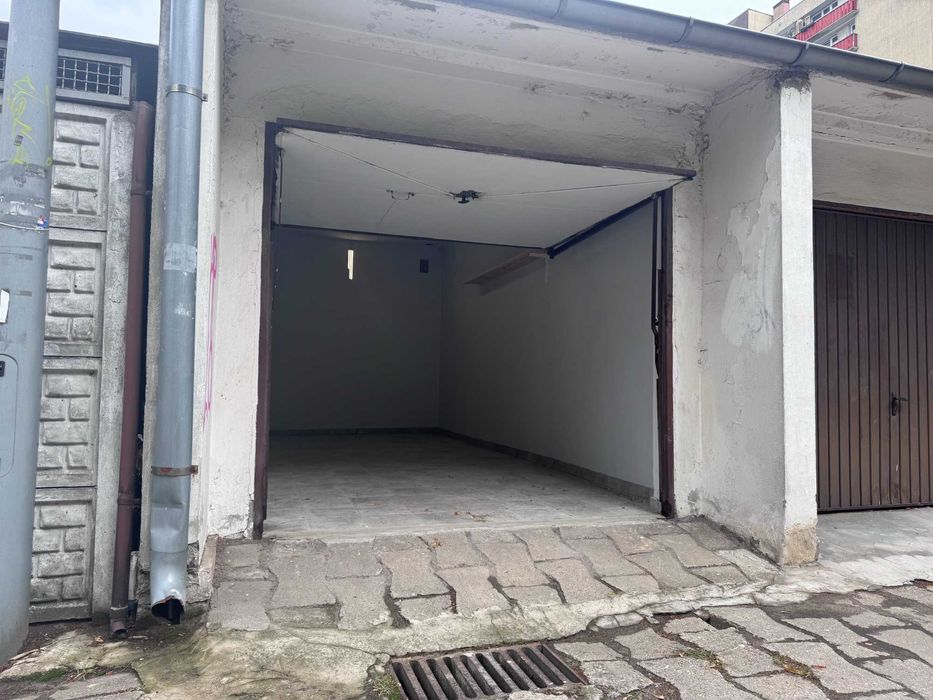 Garaż murowany, ul. Staszica - centrum miasta