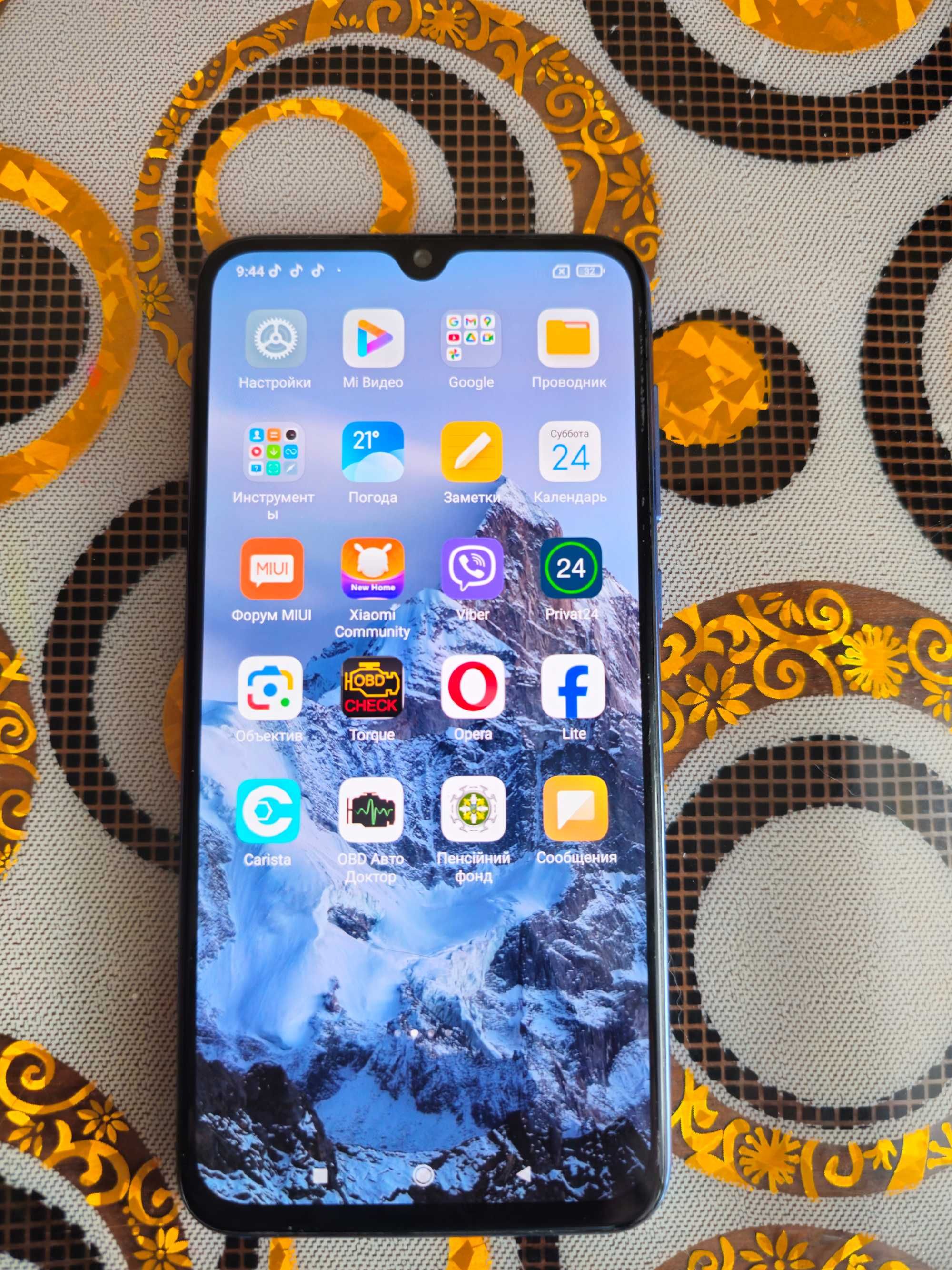 Продам телефон Xiaomi   Note Mi 9 SE 6/128гб в дуже хорошому стані