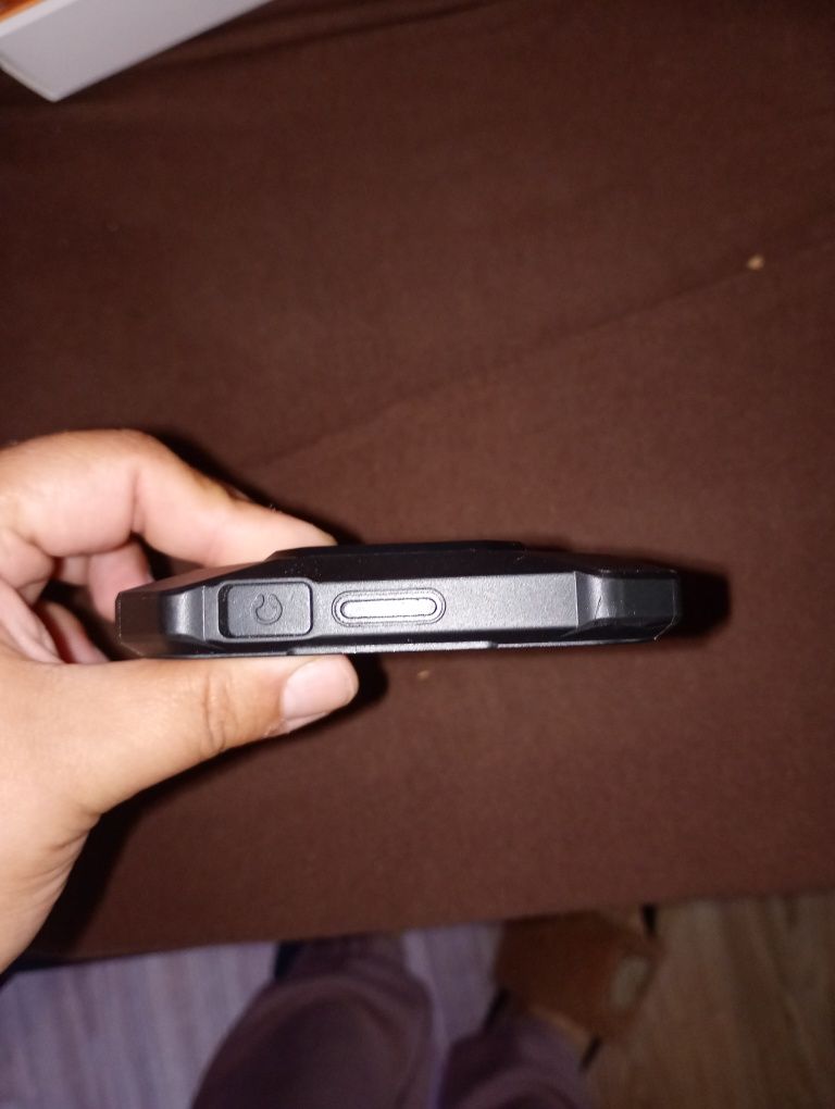 Smartfon Hammer Iron V