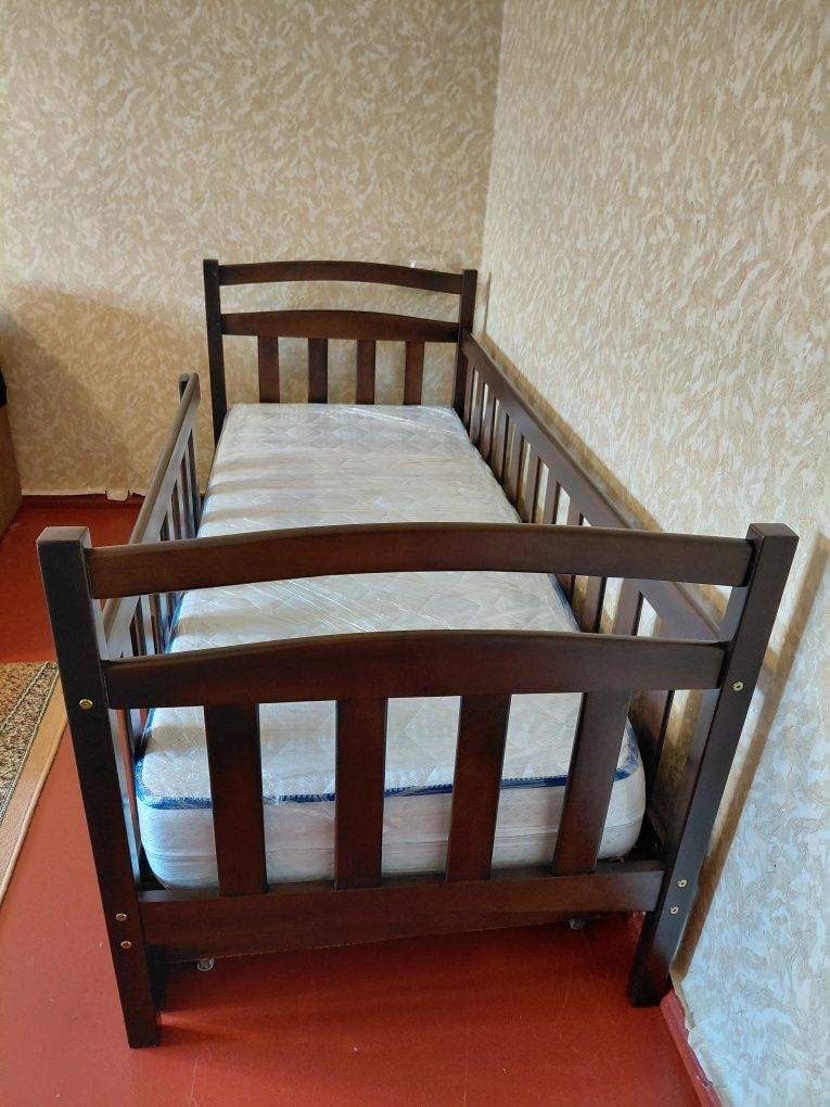 Продам ліжко , кровать . Для дитини / підлітка + матрас