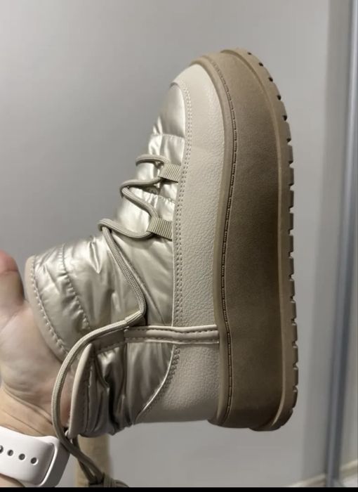 Зимове взуття ( уггі, чоботи, снігоходи)