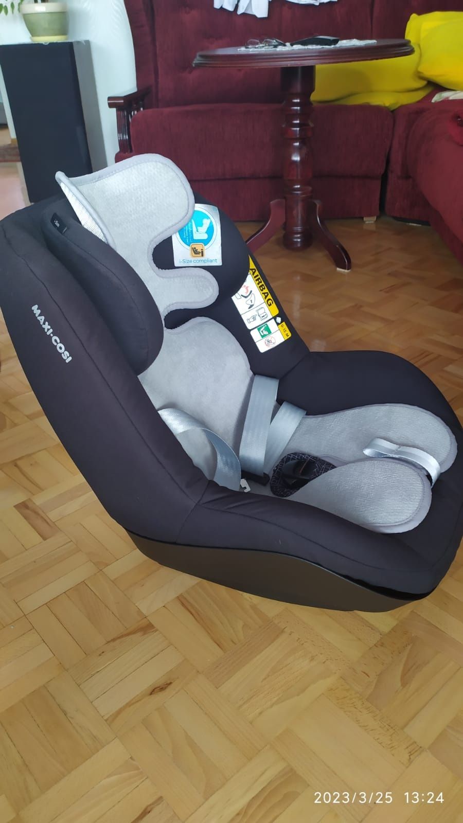 Fotelik MAXI COSI od 9 do 18 kg. wraz z bazą na isofix