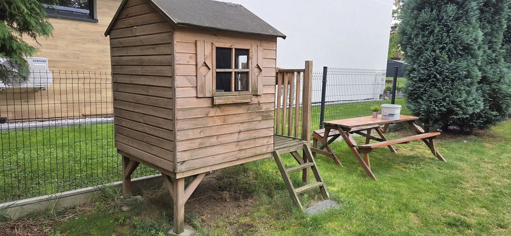 Drewnianym Domek dla dzieci