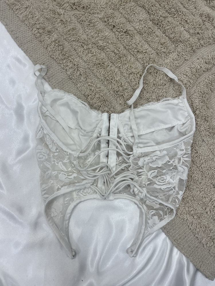 biały koronowy top na ramiączkach coquette L