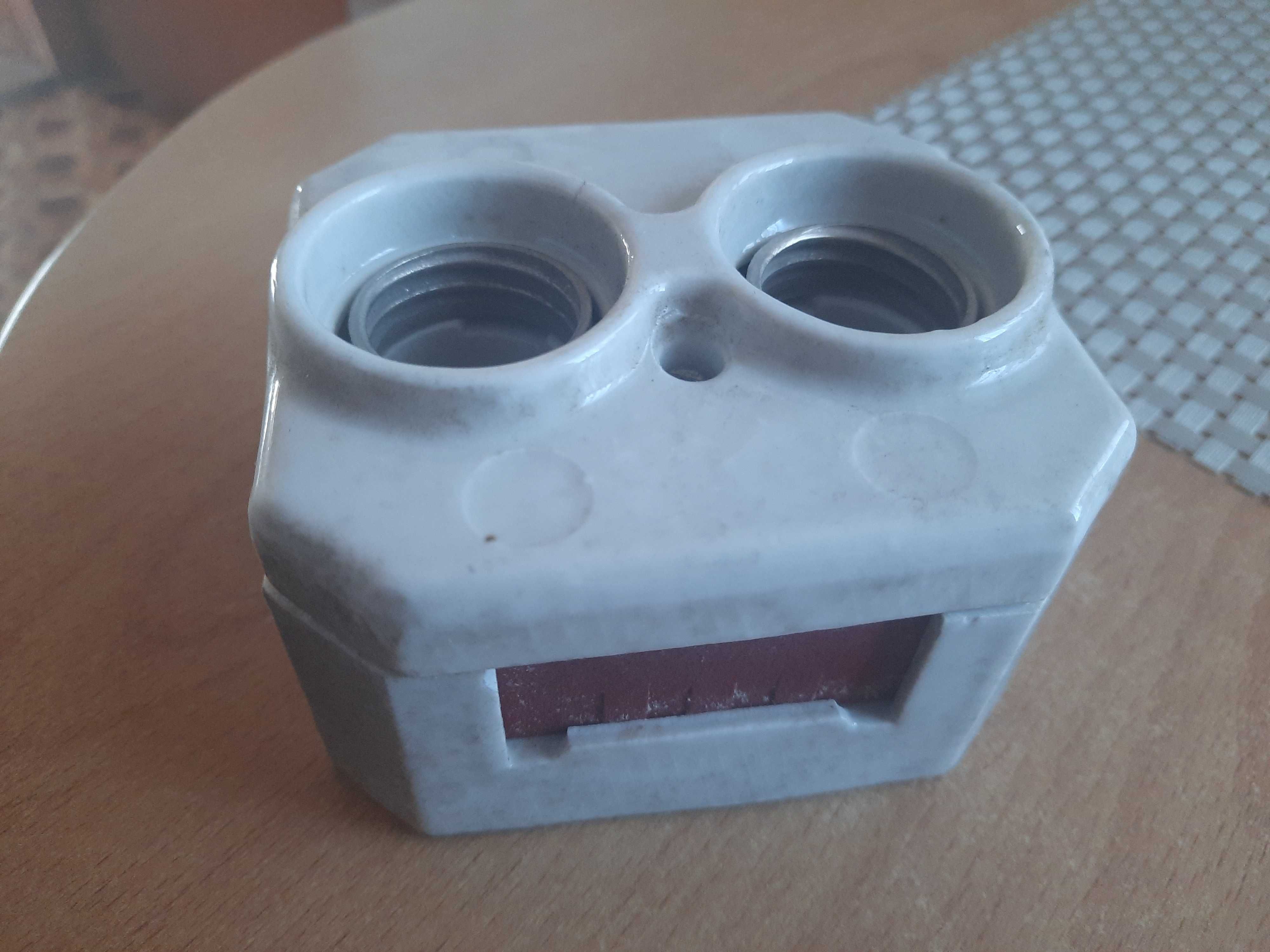 Gniazdo bezpiecznikowe
