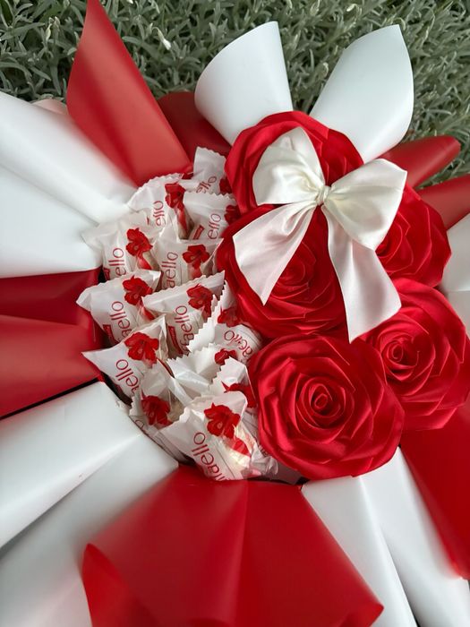 Квіти з атласної стрічки