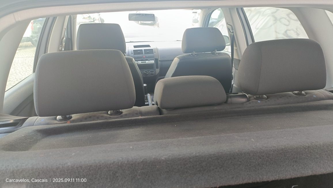 Volkswagen Polo 1.2 a gasolina. 3 cilindros. Muito econômico.