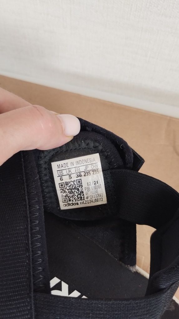 Босоніжки ,сандалі з Америки оригінал Adidas