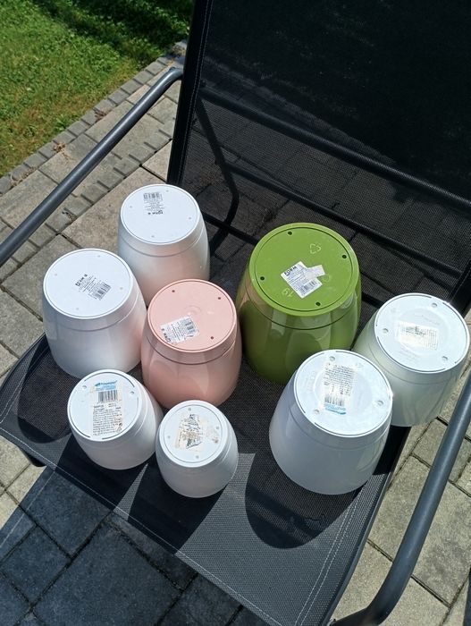 Sprzedam 17 używanych doniczek z plastiku