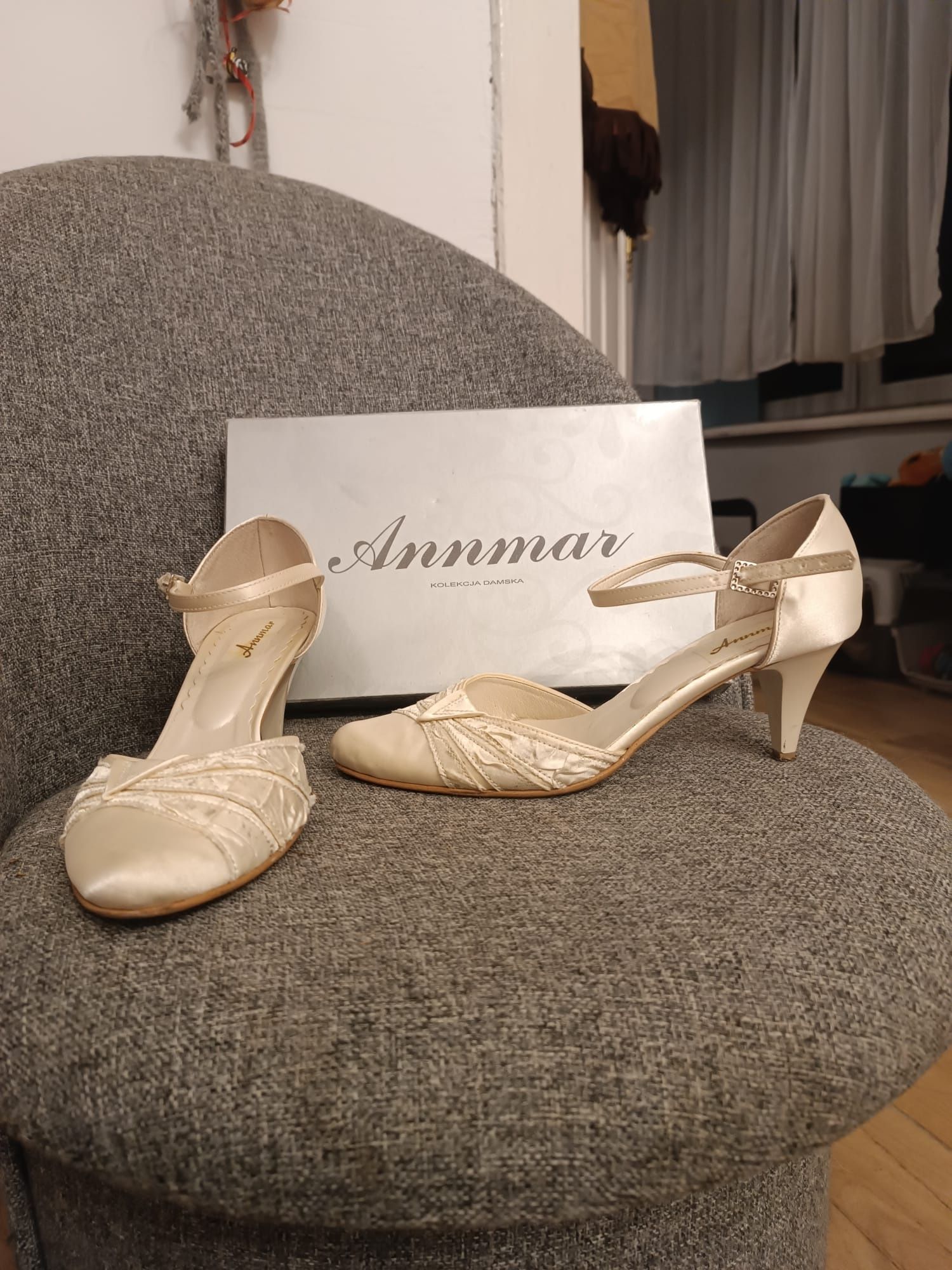 Buty damskie wyjściowe