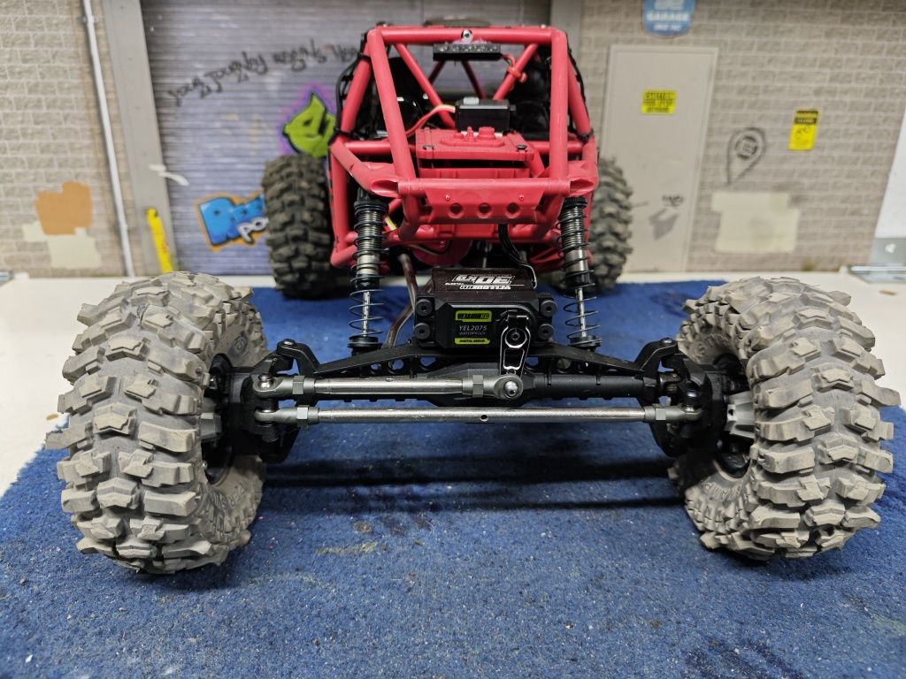 Axial Capra direção á frente e trás