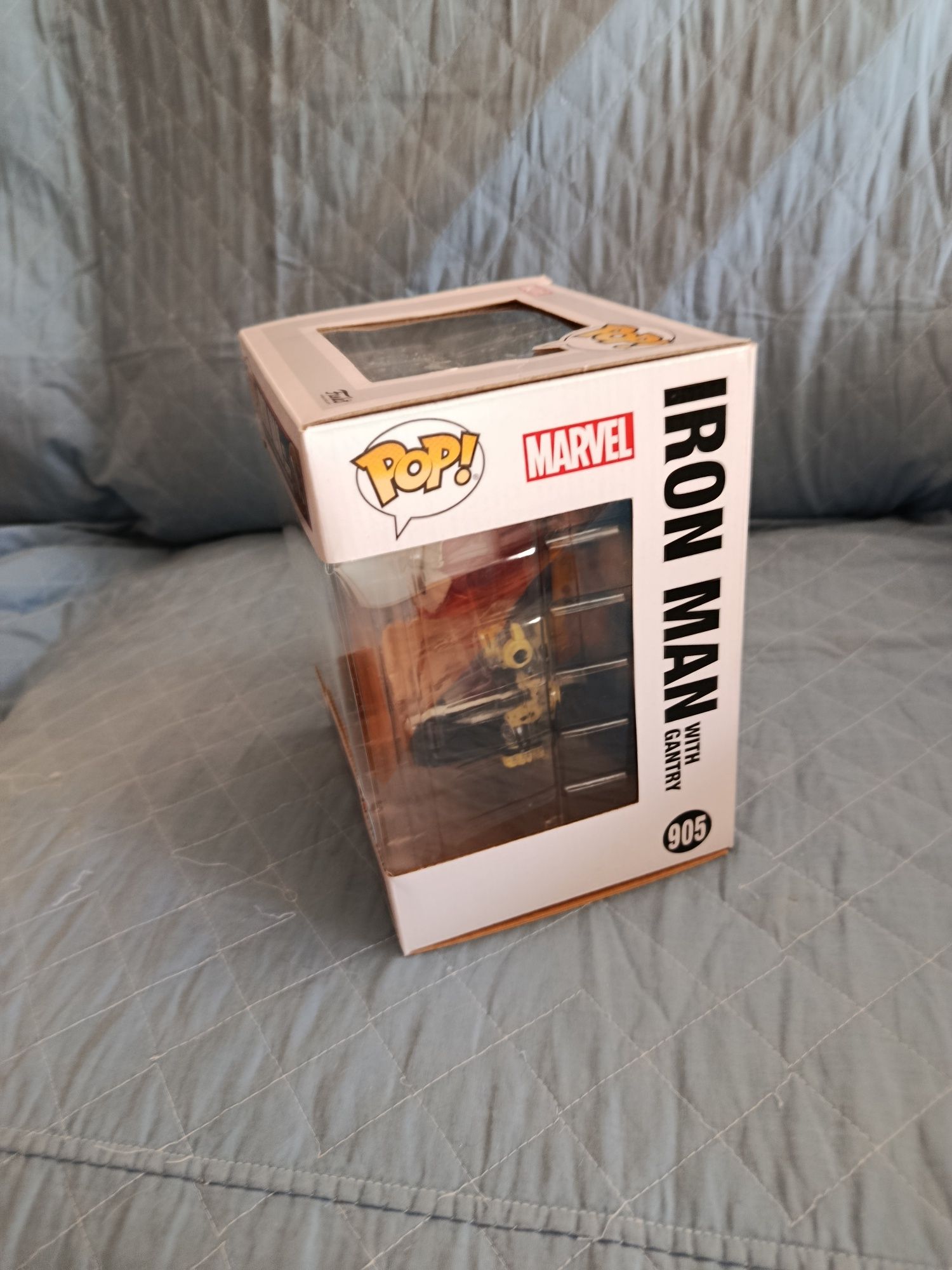 Funko Pop! Marvel: Iron Man with gantry - Glow in the Dark - PX Exclus