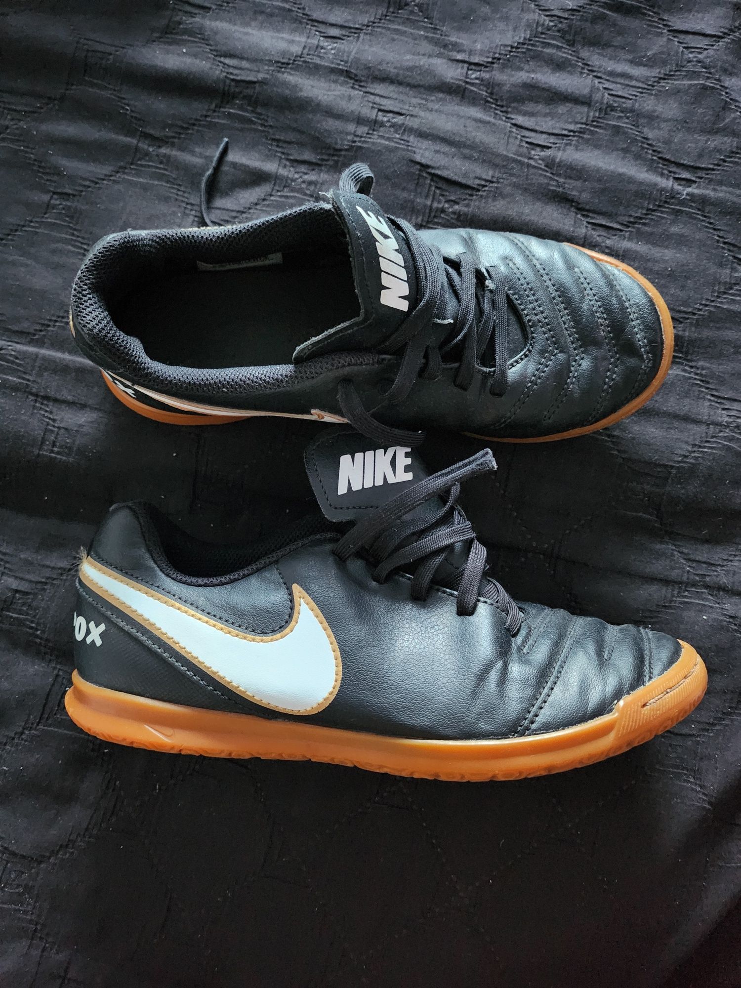 Halówki Nike roz.36