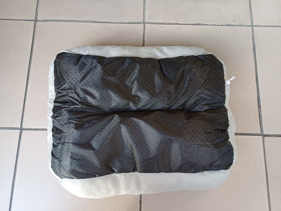 Łóżko, szare legowisko dla małego psa, rozmiar S