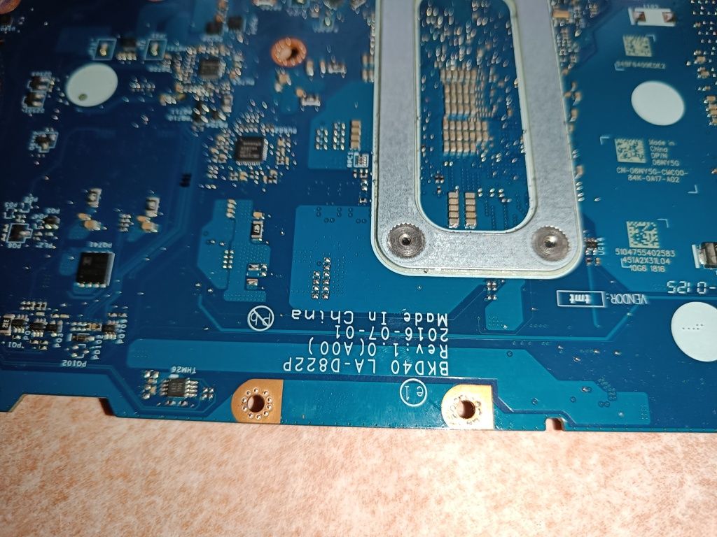 Материнська плата Dell Vostro 5568 P62F i5-7200 неробоча, охолодження
