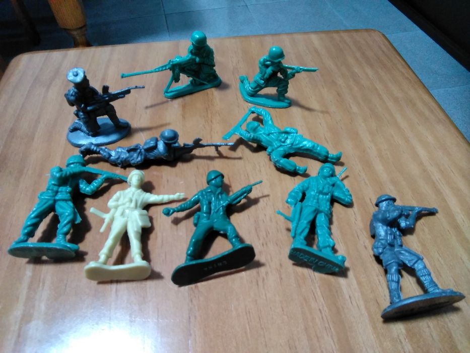 Lote de 10 soldadinhos