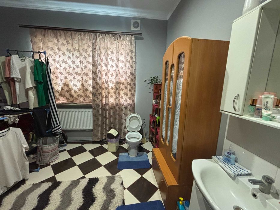 Продається будинок з виходом на річку до центру 10 хв.