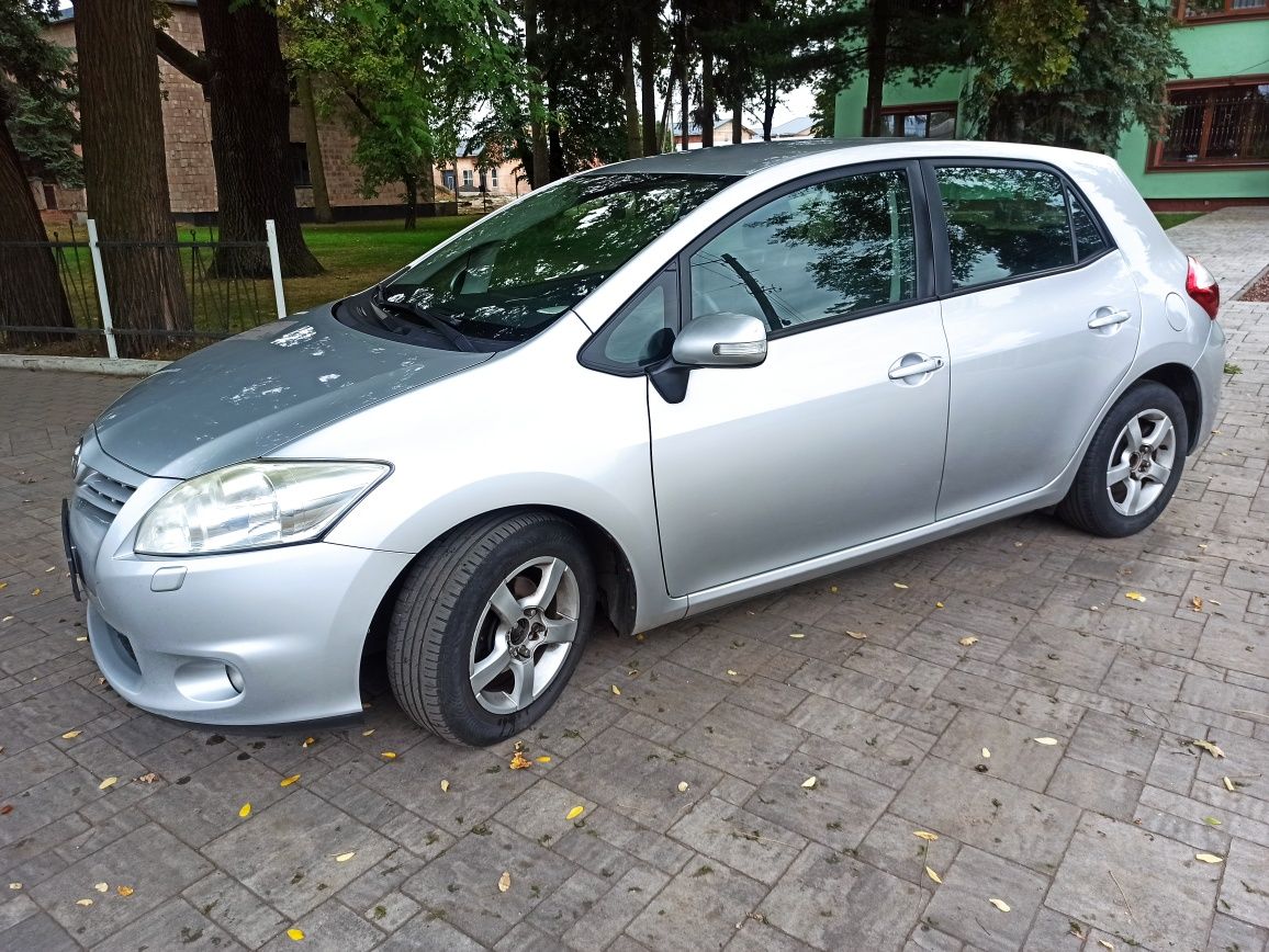 Toyota Auris 2011