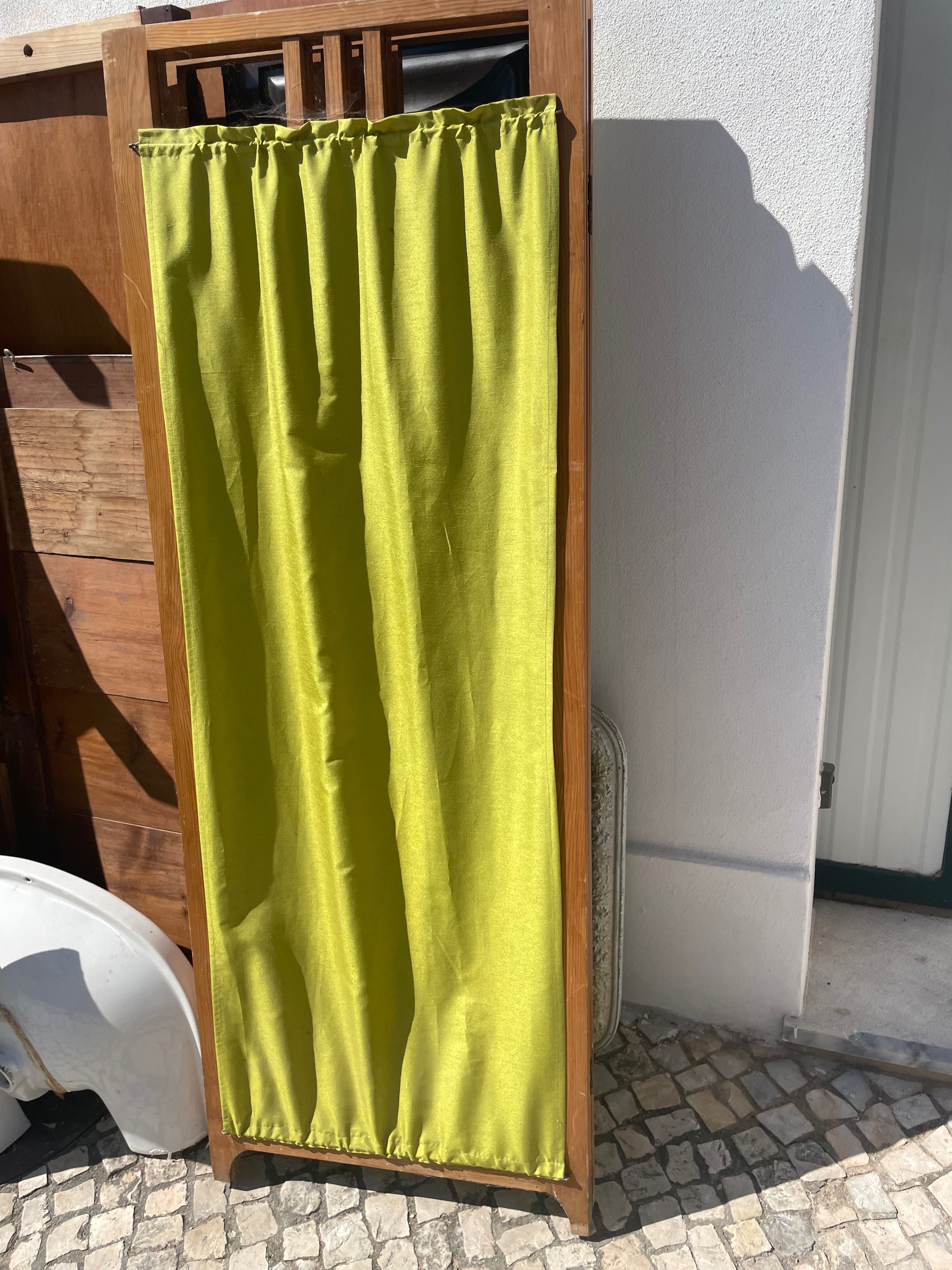 Biombo em madeira