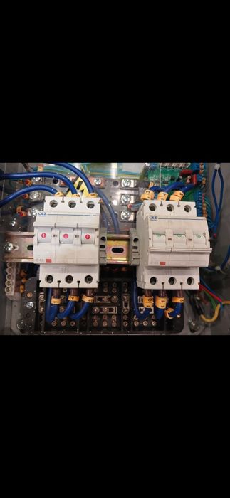 Вмикач резерву автоматичний АВР