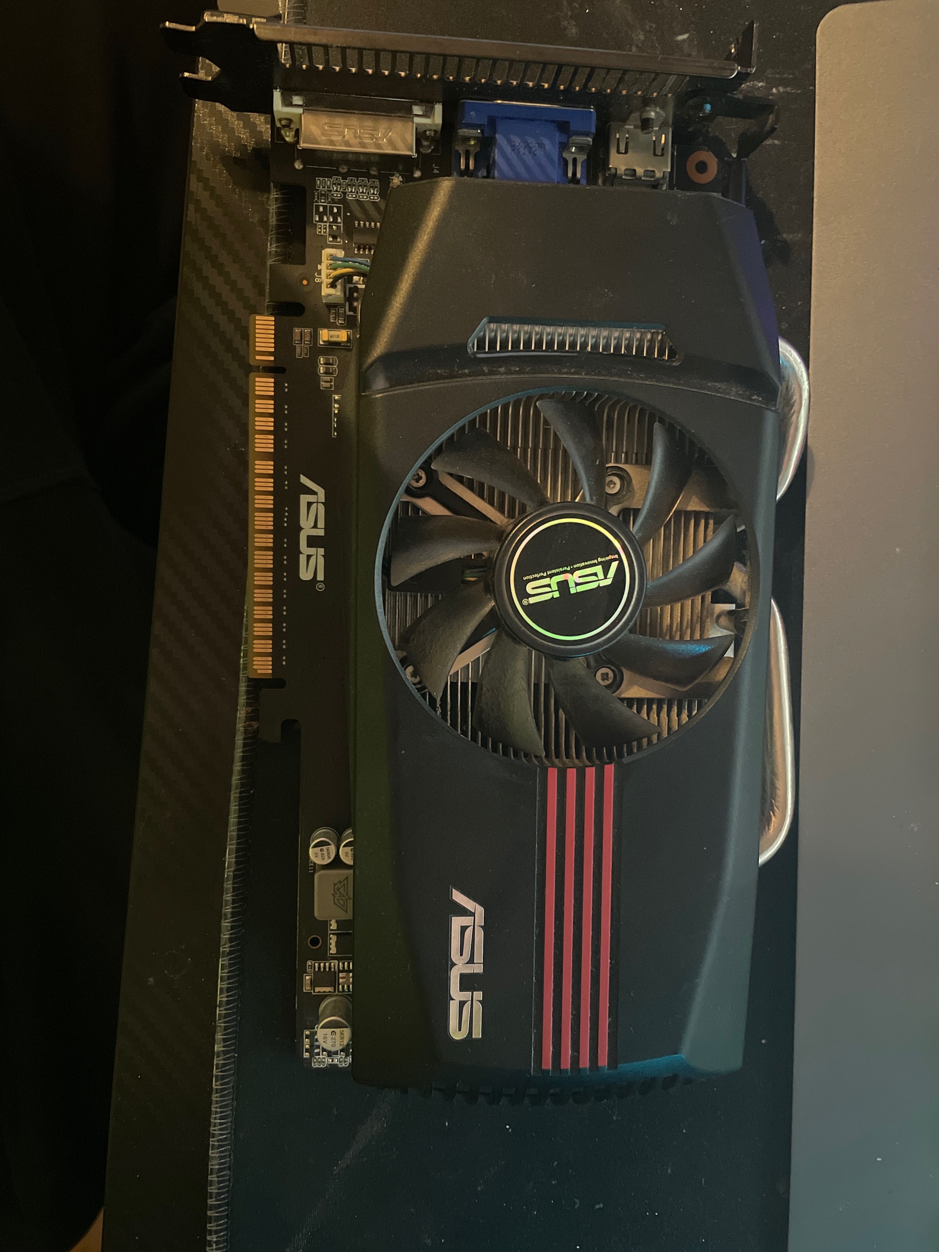 Karta graficzna ASUS ENGTX550 TI DC/DI/1GD5