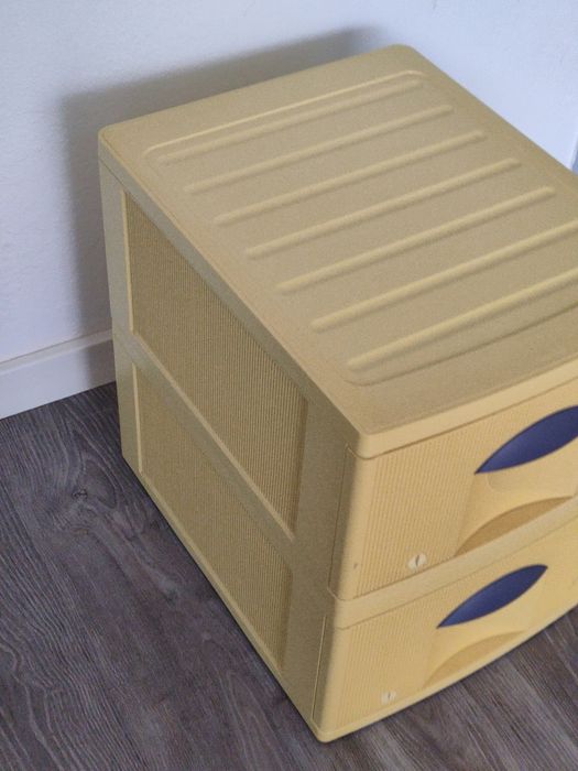 Duas Caixa gaveta empilháveis