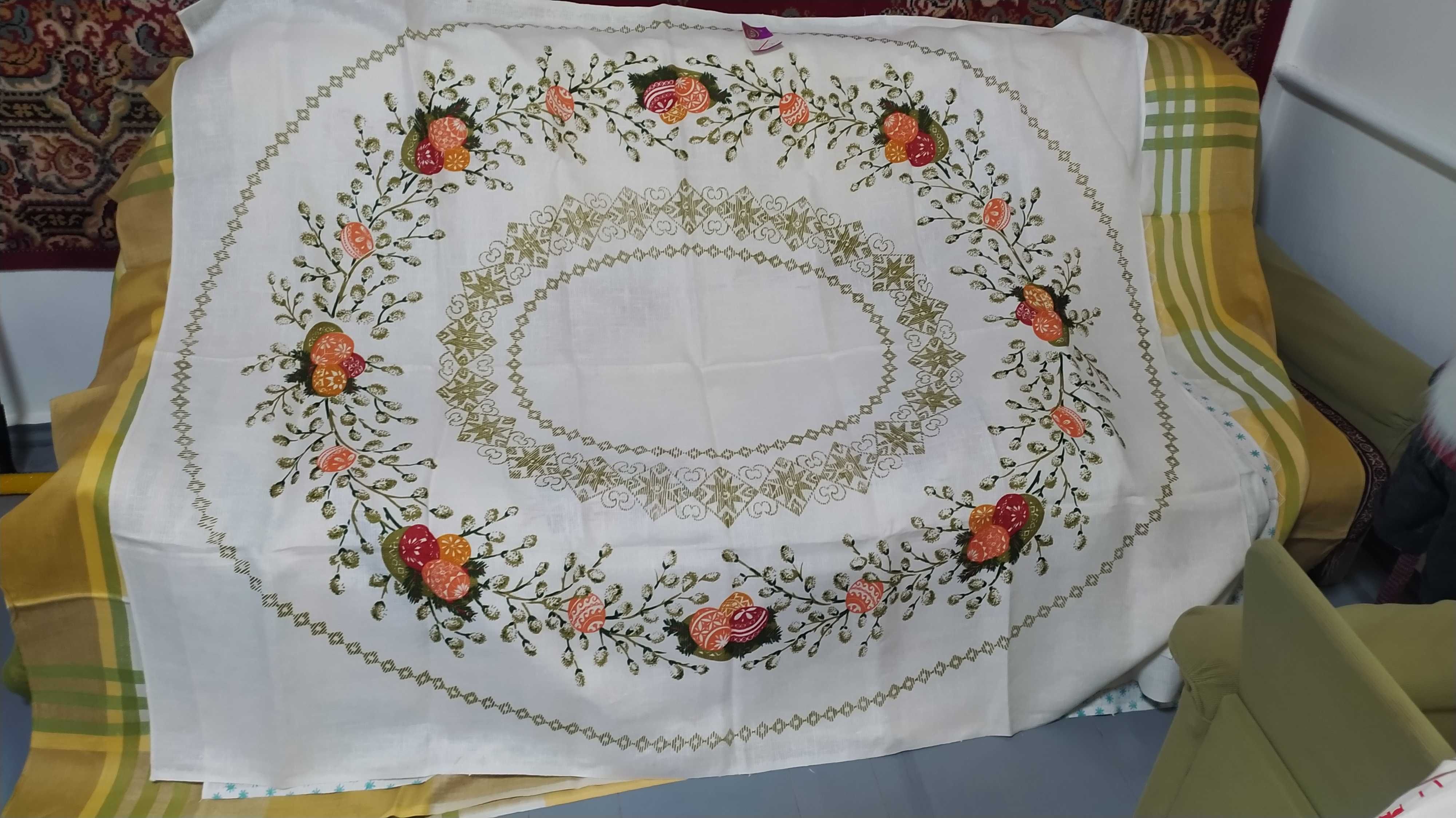 Скатертини жакардові, натур.льон (175х150)см;набивні(175х150)см...Нове
