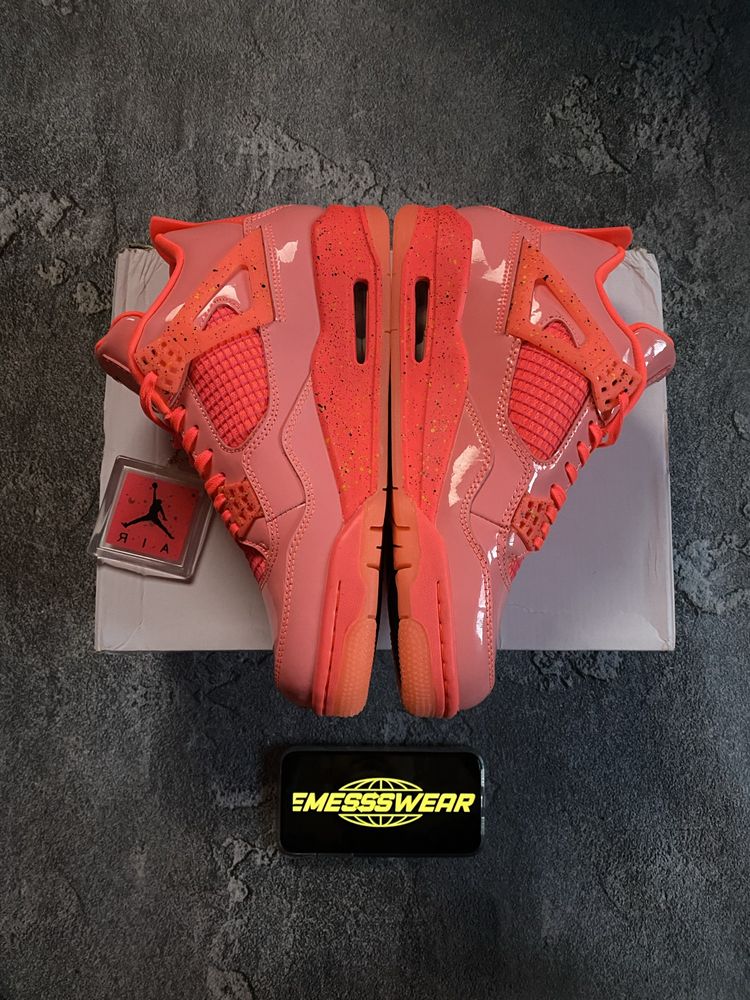 Кросівки Air Jordan 4 Retro NRG рожеві