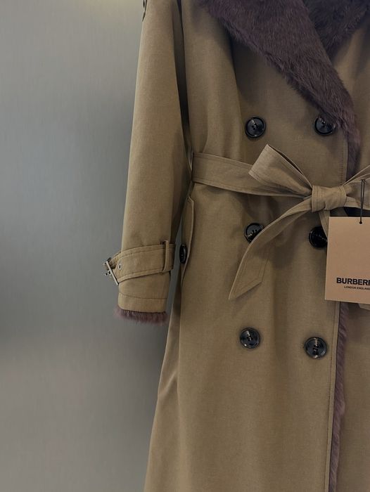 Burberry płaszcz z futrem – dwustronny model jesień/zima 2025