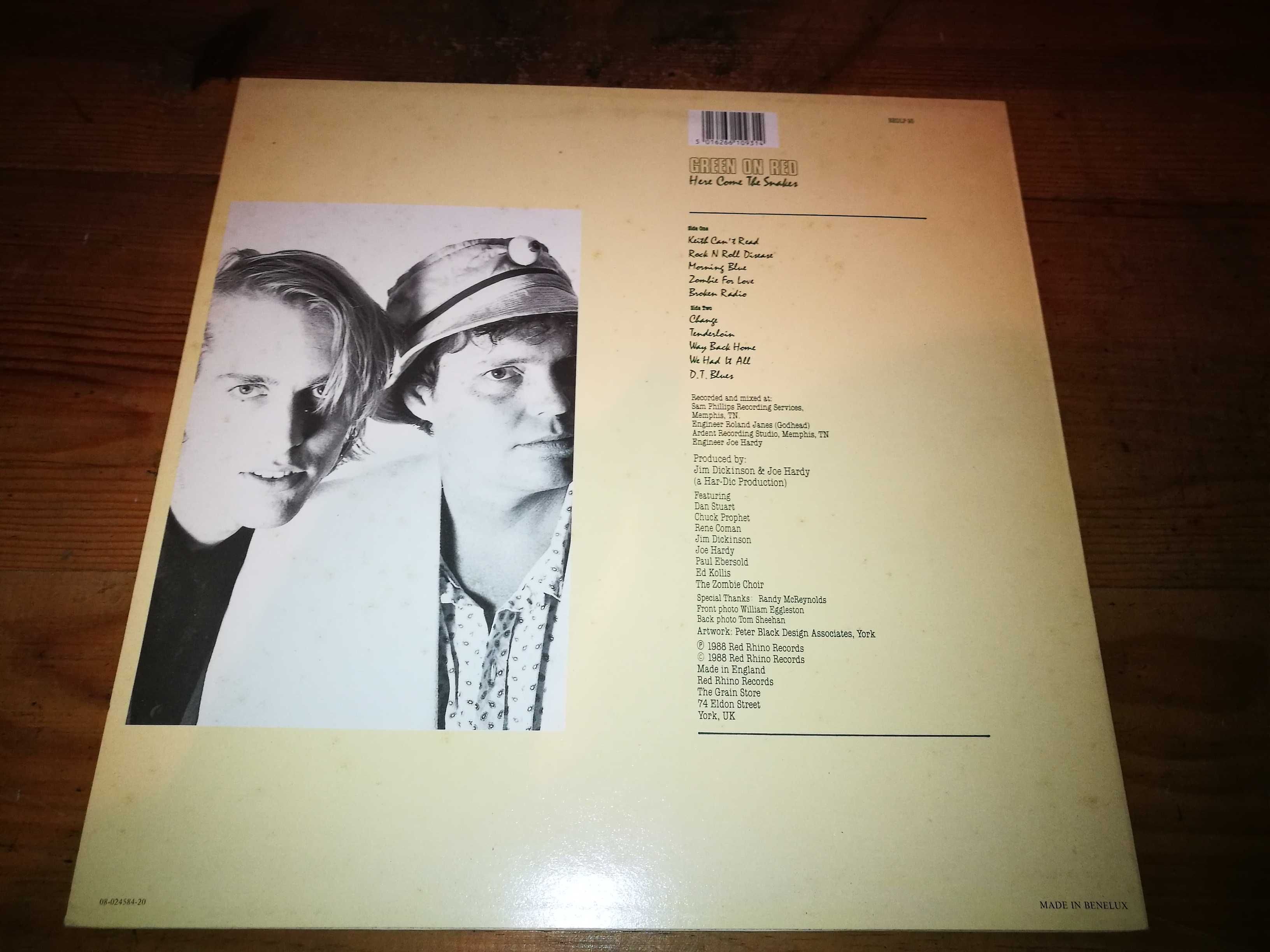 GREEN  ON RED (rock alternativo) - Here comes The Snakes LP