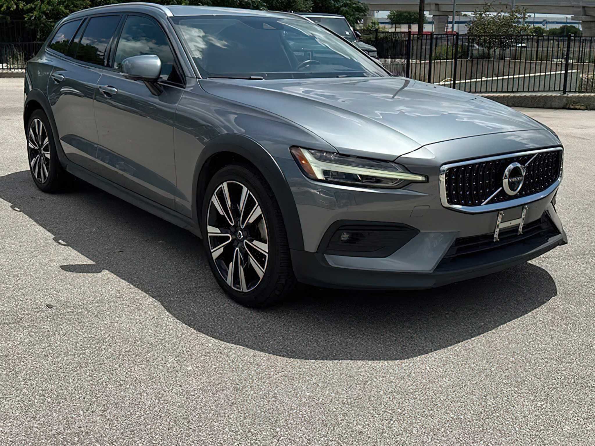 Volvo V60   2020
