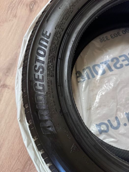 Зимові шини Bridgestone Blizzak LM005