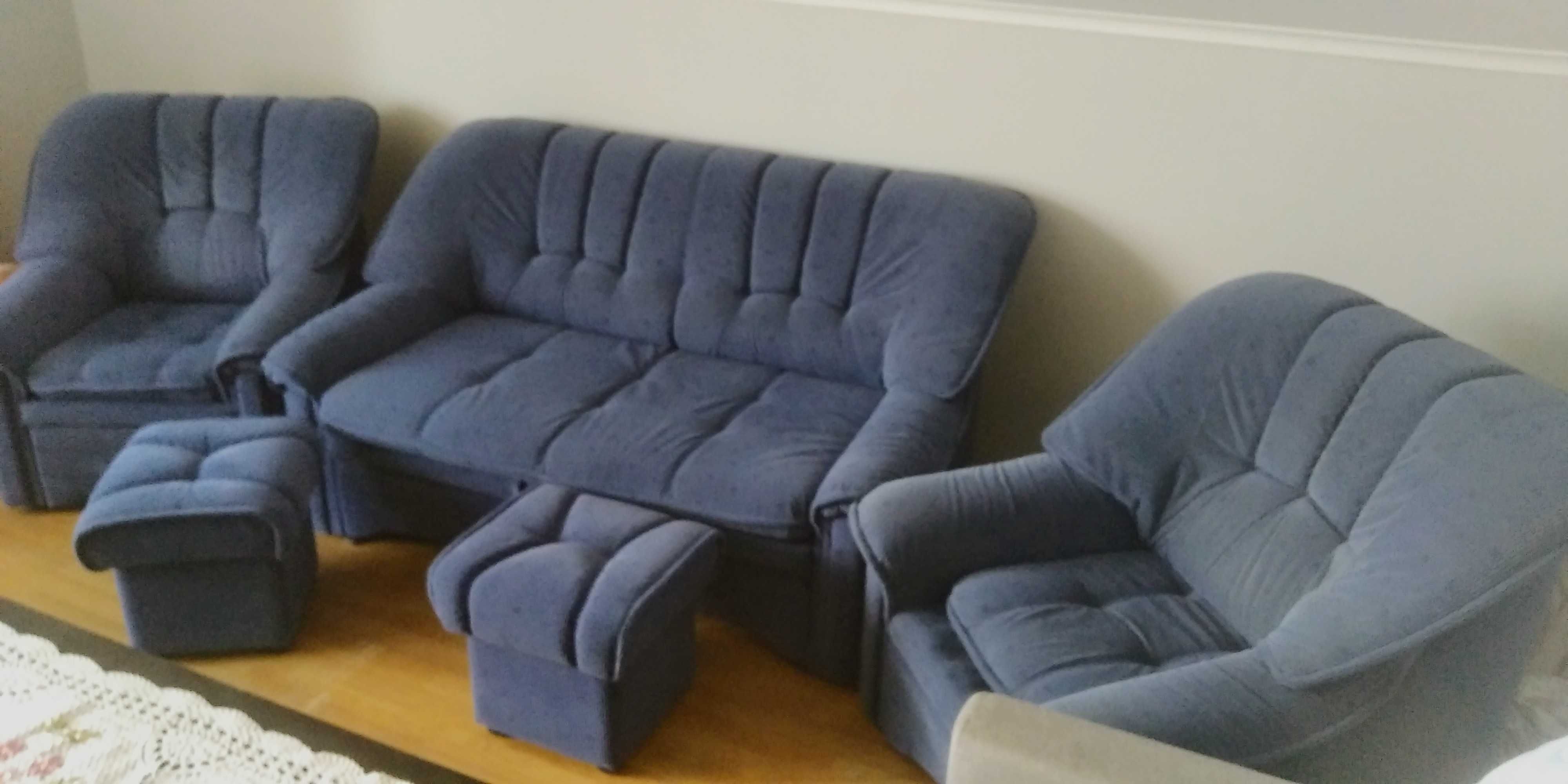 Sofa, fotele i pufy