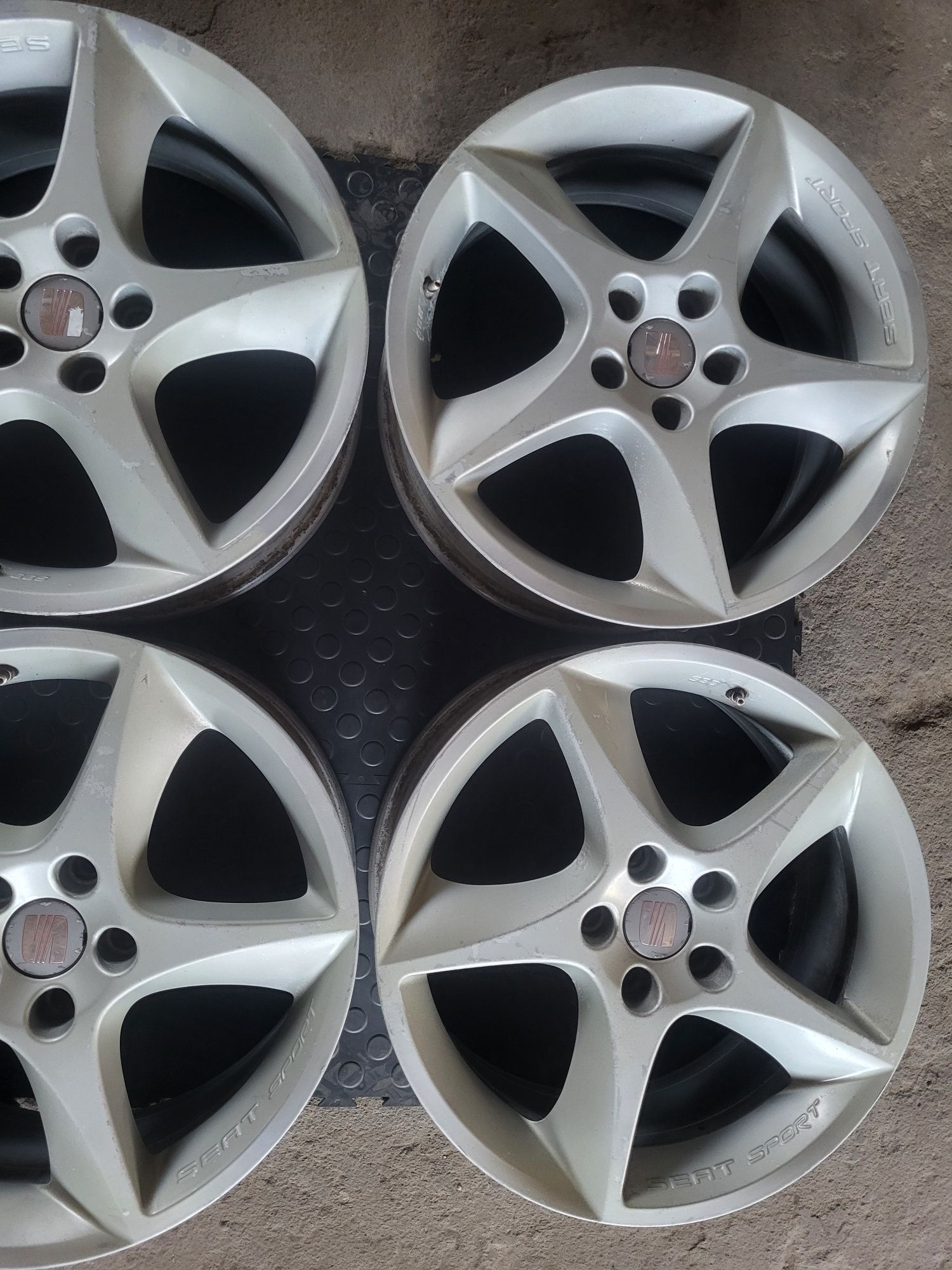 Felgi aluminiowe SEAT OE 7.5" x 18" 5x112 ET 51 Leon Cupra BBS