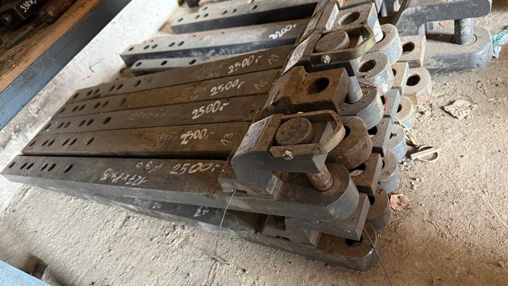 Zaczep polowy listwa transportowa 127x8x5 Fendt Massey  fi 30 6 otw