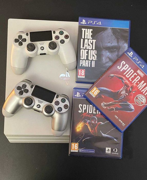 Playstation 4 Pro 1 TB (біла) 2 геймпада у комплекті + 3 гри