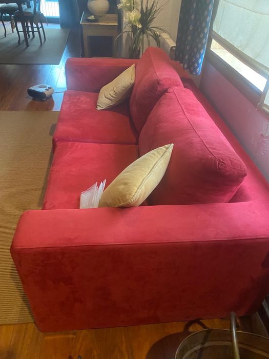 Sofá veludo vermelho