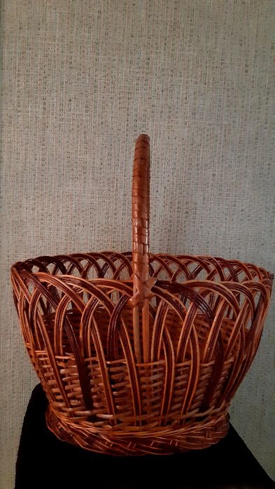 Корзина для походов в лес на отдых в церковь на Великдень