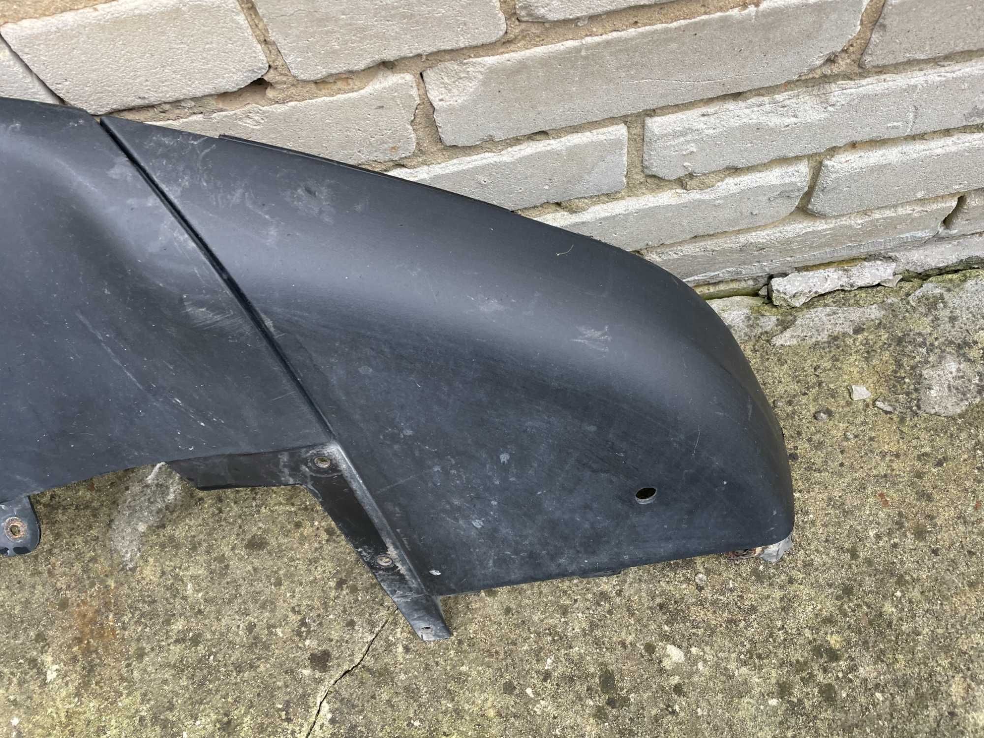 Губа переднього бампера 1034833-00-e Tesla X 1050421-00-d Накладка