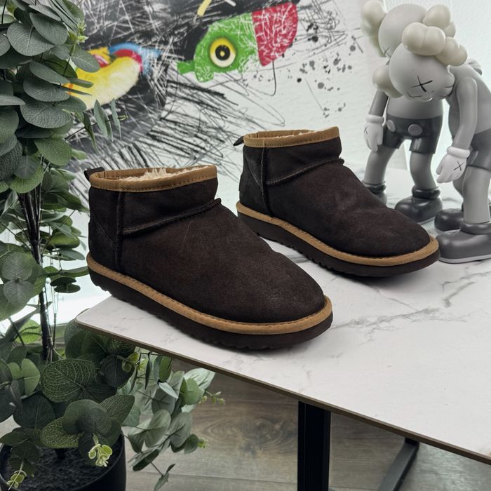 Кросівки UGG Ultramini 40 розмір E989