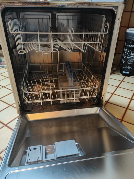 Máquina de louça de encastrar