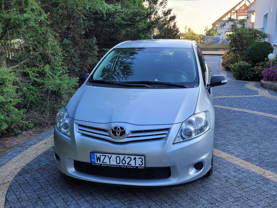 Toyota auris 2012/13 132km 2kpl. opon