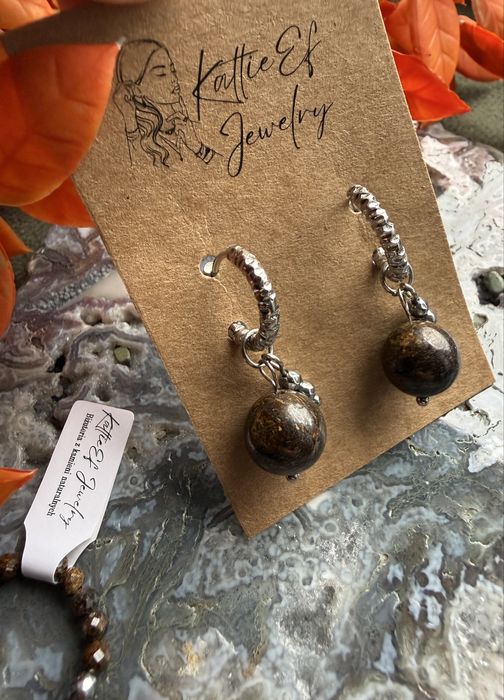 Kolczyki z naturalnego bronzytu i hematytu. Model black coffe