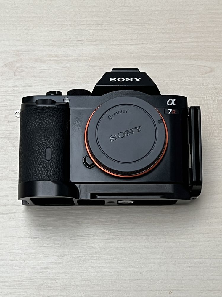 Продам Sony a7r + комплект