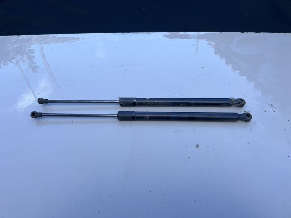 Amortecedores da Mala Válvula Escape Vw Golf VII 1.6 Tdi