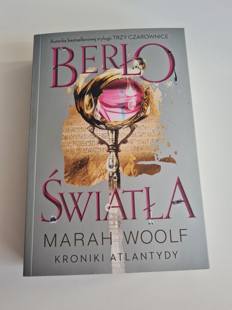 Marah Woolf Berło światła