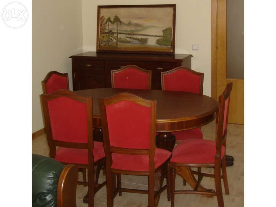 Mesa de Sala com 6 Cadeiras.